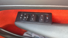 Volvo Xc40 2.0 B4P R DESIGN 5dr AWD Auto Petrol Estate